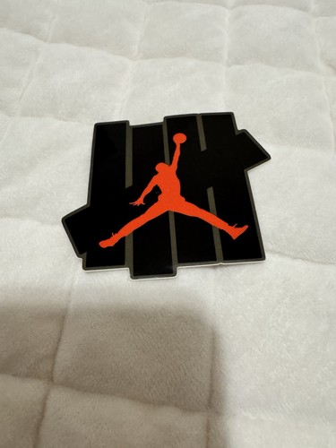 Undefeated X Nike Air Jordan UNDFTD 4 IV Logo Celda Portátil Parachoques Calcomanía de Vinilo