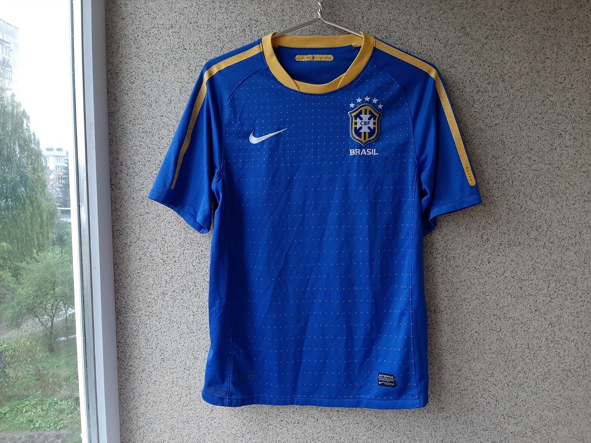 【正規品・希少】ブラジルNike2010アウェイユニフォームブルー・ドット ブラジル代表、“じつは珍しい”ドット柄アウェイ！いま推したい