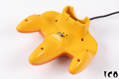N64 Nintendo 64 Pokémon Pikachu Orange Edition Controller Japanese Import JP - Picture 3 of 3