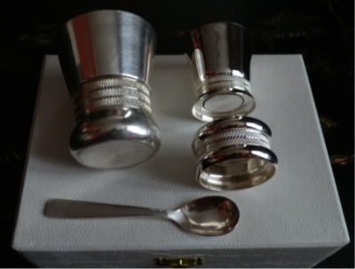 Écrin Vintage Années 1950 Pour Timbale Et Rond De Serviette - Papier Imitation Cuir, Intérieur Satin, Bon état