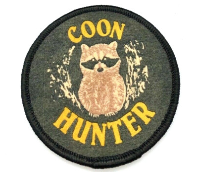 Vintage ''Coon Hunter'' w Raccoon Picture Round Patch Cloth 3 Inches NOS