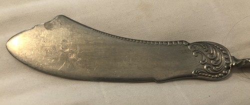 Vintage Wm A Rogers Silver Nickel Offset Twisted Butter Knife 6-3/4" - Picture 2 of 5