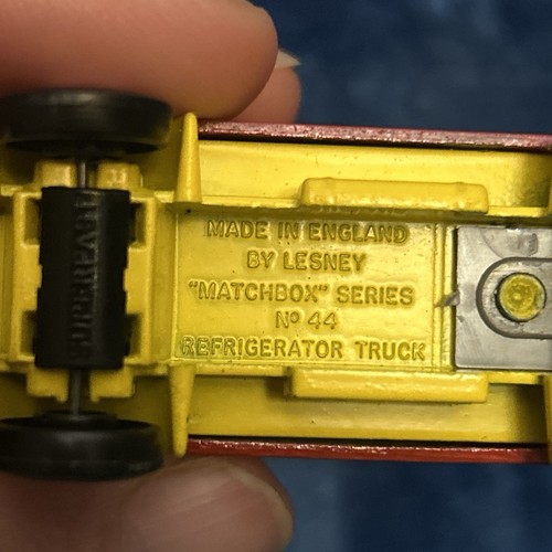 Matchbox Superfast No. 44 Refrigerator Truck Yellow/Red "Emanuel" - England - Picture 7 of 8