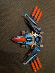 LEGO NEXO KNIGHTS: Clay's Falcon Fighter Blaster (70351) + Set 70364 Aarons Mech