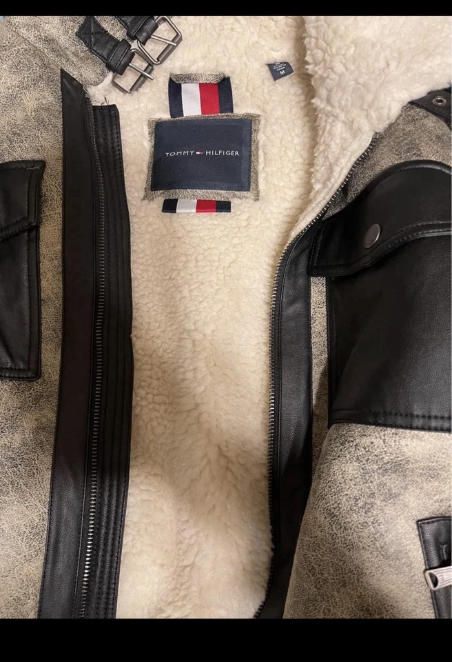 Chaqueta de aviador Tommy Hilfiger de piel de oveja sintética mediana para hombre Foto 3 de 4
