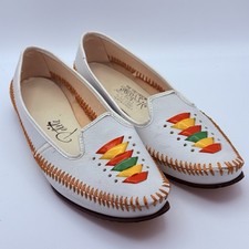 VTG Petite Tru Moc White Vegan Loafers Moccasins Geometric Flat Shoes 6