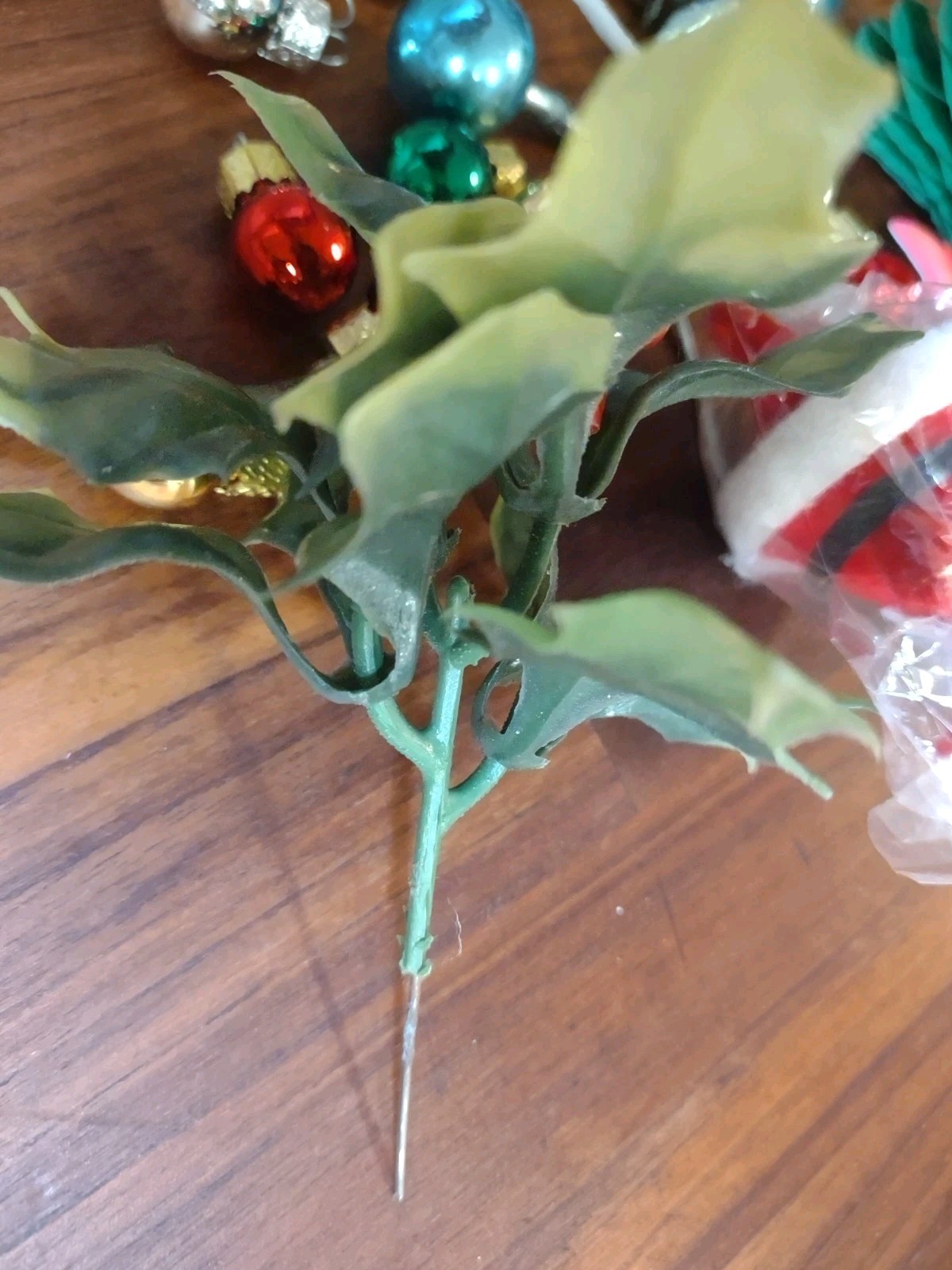 Vtg Holiday Christmas Wreath Craft Pieces Mixed Lot Santa Holly Mini Ornaments 