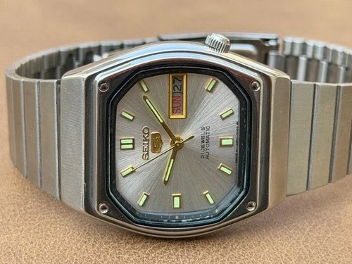 Vintage Seiko 5 Automatic 21 Jewels Silver Dial Japan Made Spares/Repair (493)