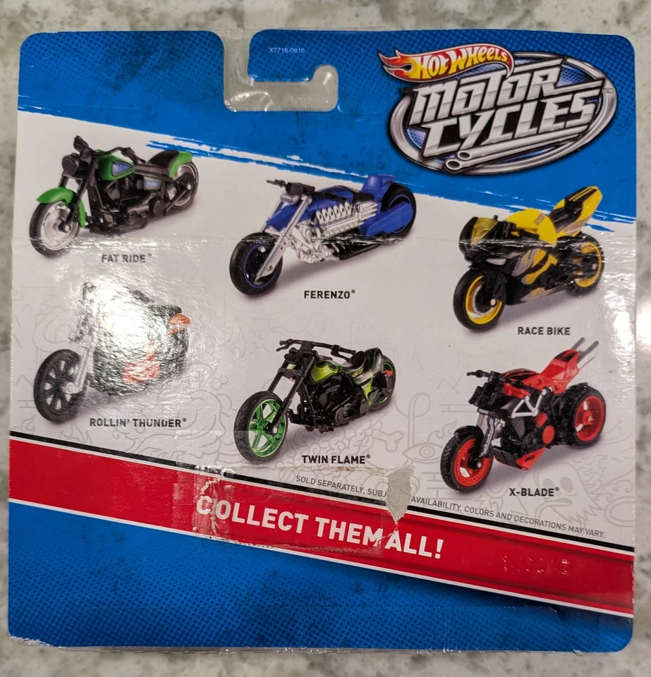 Motocicleta Hot Wheels Motorcycles "Rollin' Thunder" escala 1:18 - NUEVA Foto 3 de 3