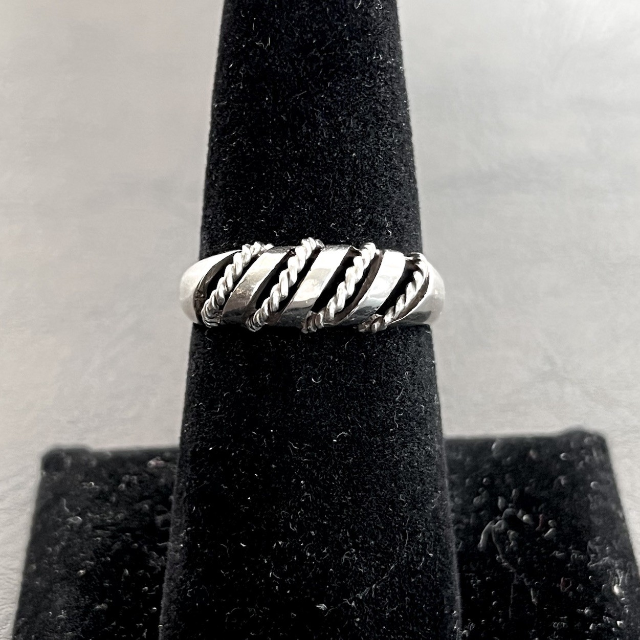 Sterling silver Artisan made ring - image 4