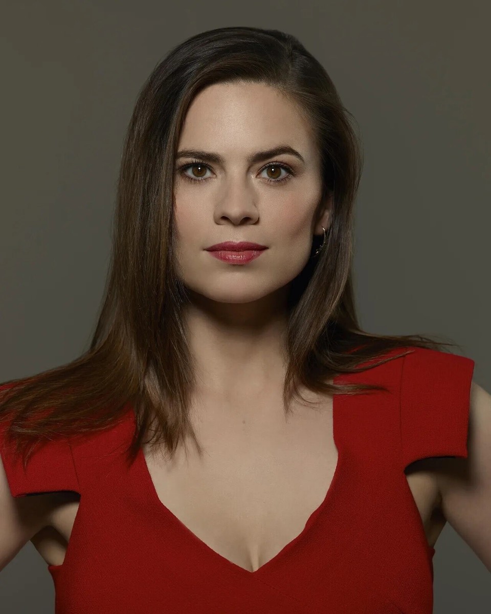 hayley atwell red dress Hayley Atwell Posing In Red Dress 8x10 PHOTO PRINT