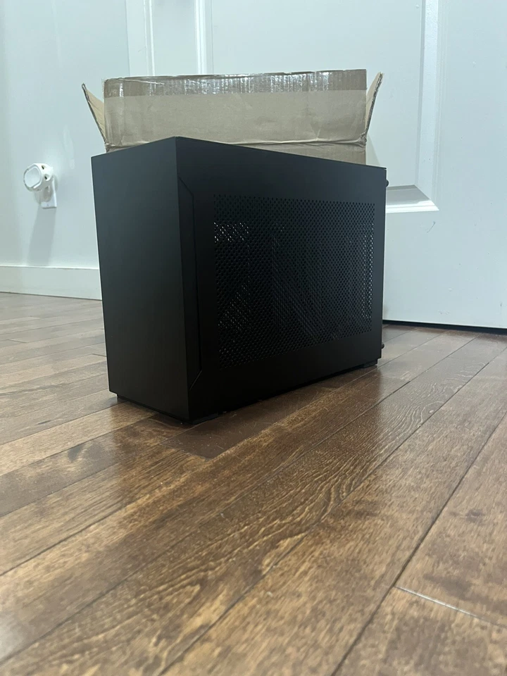 Lian Li Dan A4-H20 Mini Itx Computer Case (Black) - Image 3 of 4