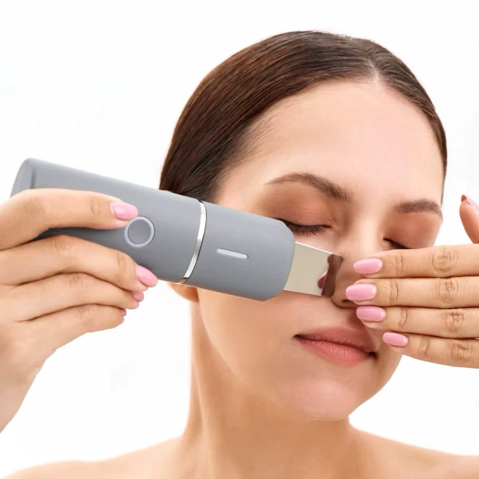 Juego de dispositivos de belleza de microcorriente facial 3 en 1 - ultrasónico, EMS, RF y masaje Foto 3 de 4