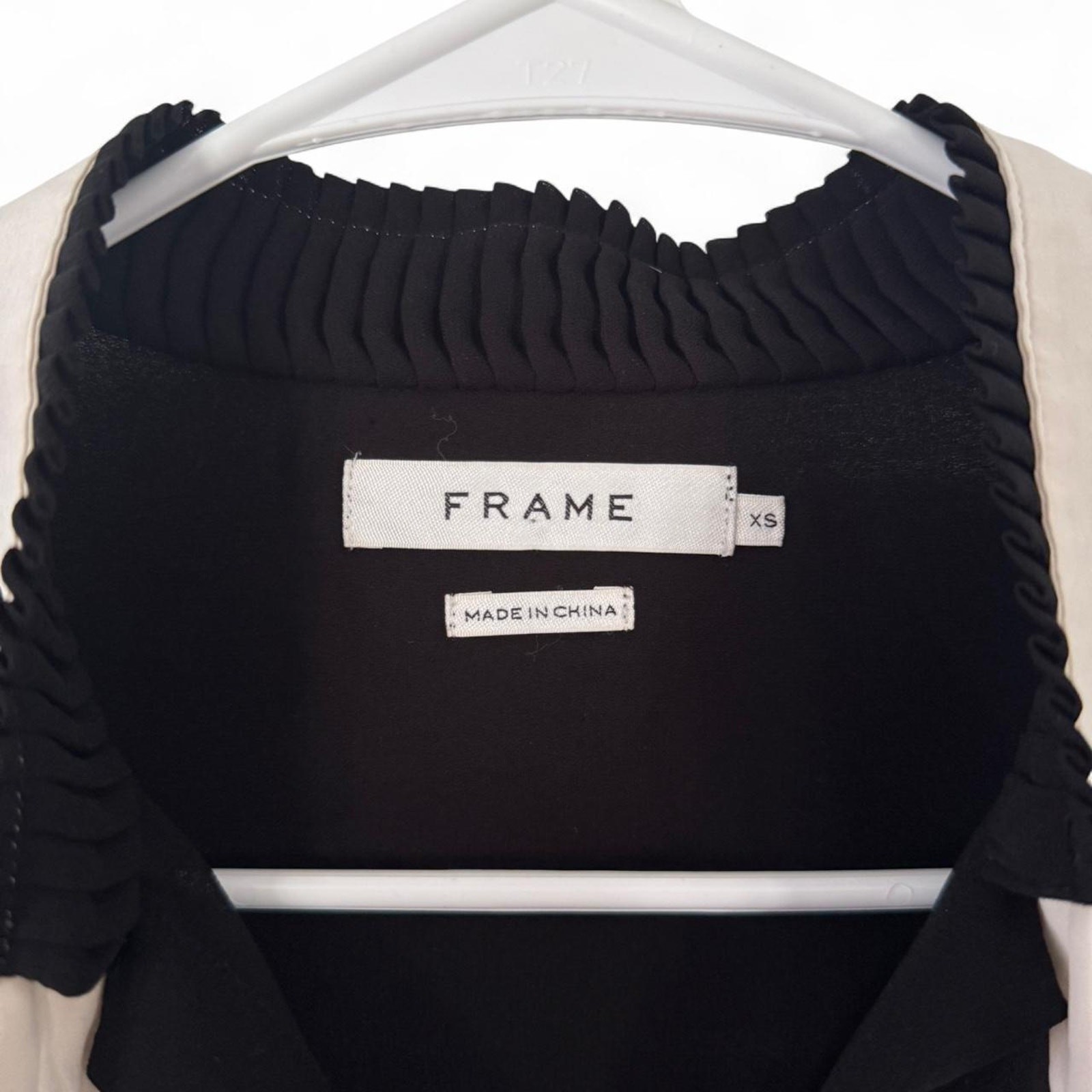 Frame long sleeve button - image 2
