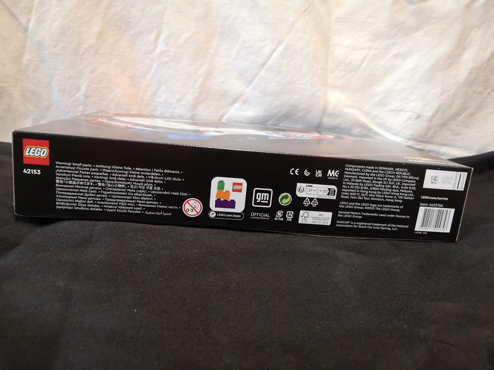 LEGO TECHNIC 42153 -Chevrolet Camaro ZL1 NASCAR Next Gen Neuf  scellée - Photo 4/4