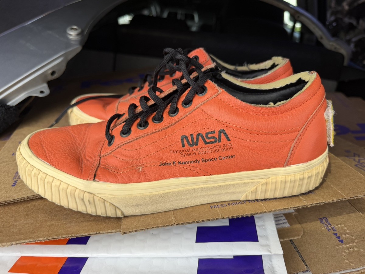VANS NASA Orange Low Top Lace Up Leather Sneakers Space  display picture 1