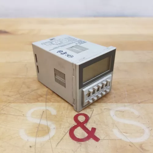 Omron H3CA-A Timer Relay, 24-240 VAC, 12-240 VDC - USED