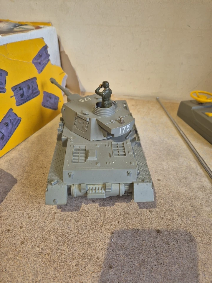 Remote Control Tiger Tank EM-315 *Read Description * (L4) - Image 4 of 4
