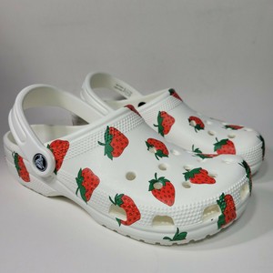 crocs strawberry