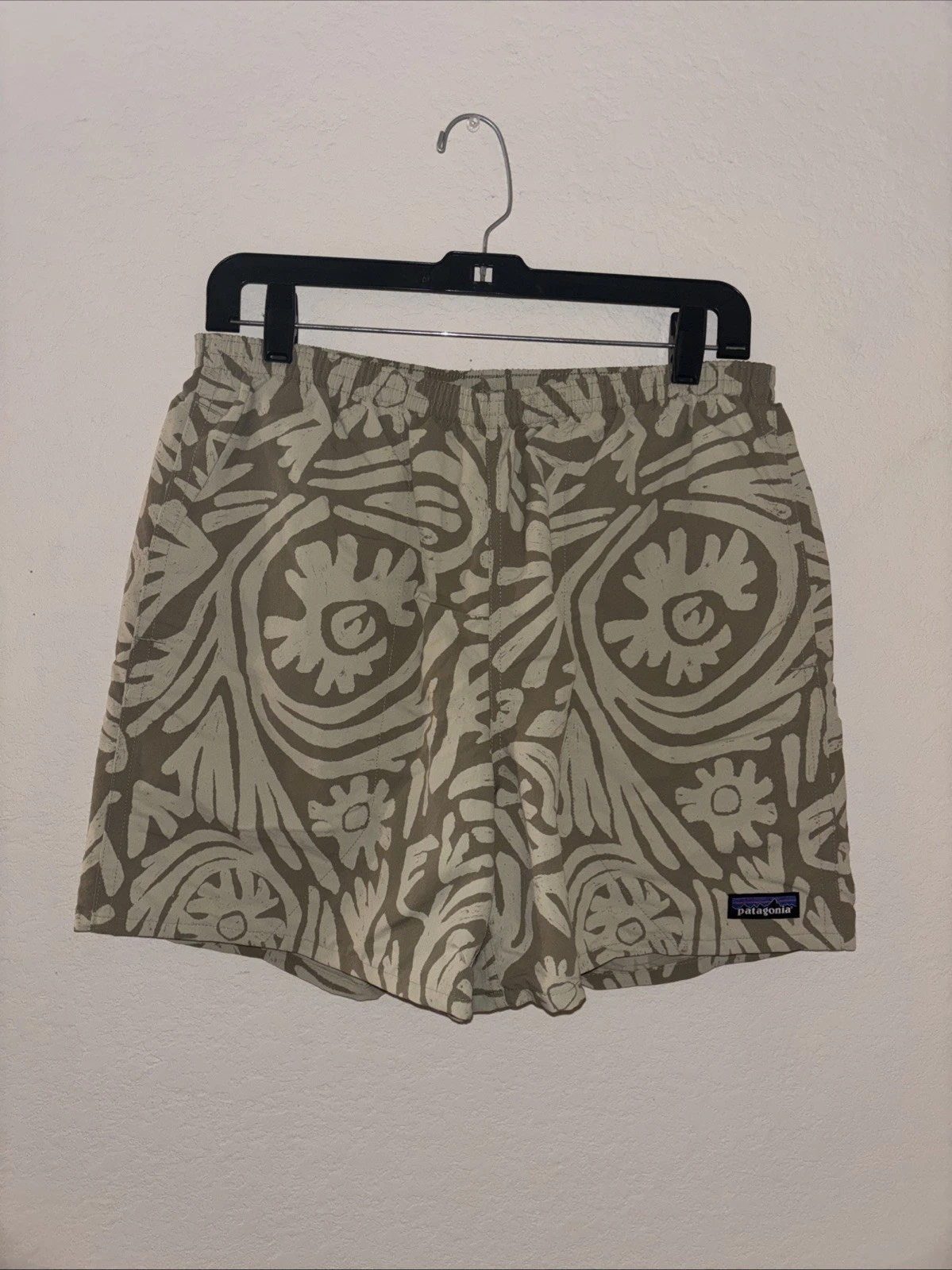 Men's Patagonia 5 Inch Baggies Shorts - Earthen: Weathered Stone, Medium - NWT