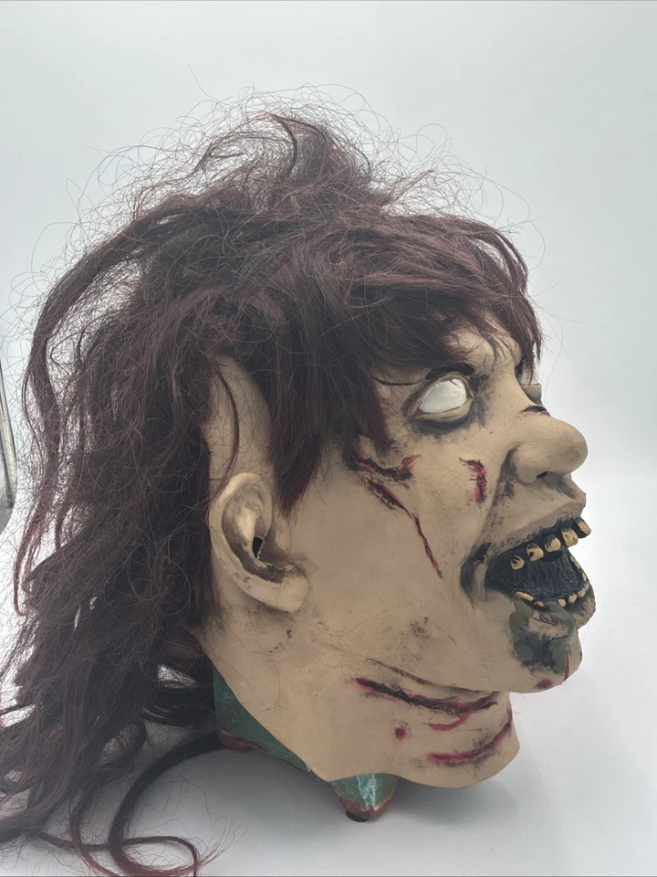 Rubies Morbid Enterprises THE EXORCIST REGAN MÁSCARA Vinilo Látex Linda Blair Foto 2 de 4