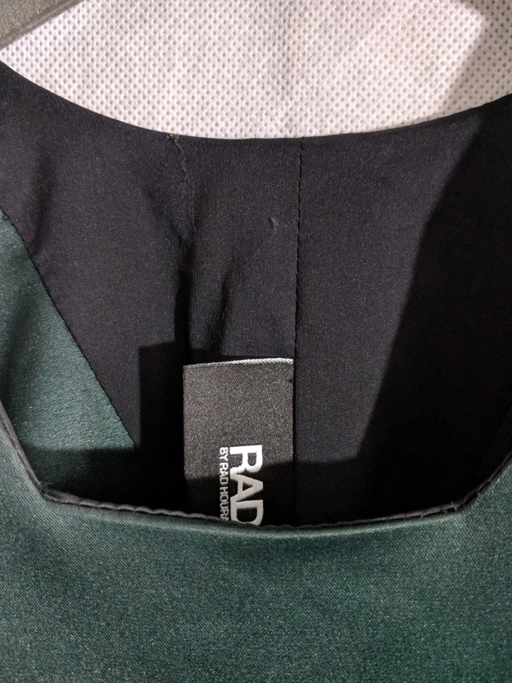 Camisa de manga larga geométrica Rad Hourani verde satinado negra Foto 3 de 3