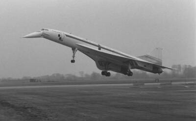 Aircraft BAC Aerospatiale Concorde 002 1st Landing April 1969The B- 1969 Photo 2