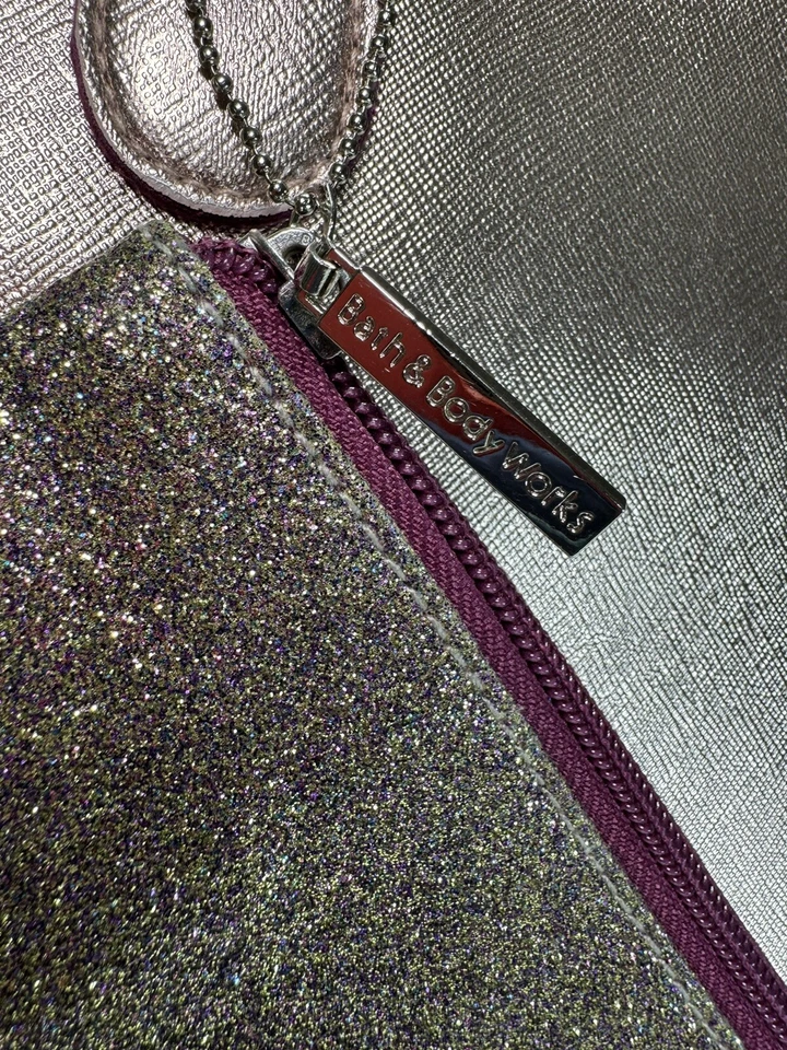 Bolso de Mano VIP Bath & Body Works Oro Rosa Bolso Cartera Llevar Todo con Accesorio Brillante Foto 3 de 4