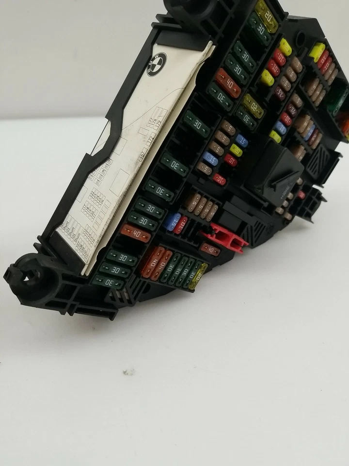 Caja relé de conexiones fusibles maletero trasero serie 5,6,7 bmw f10 f11 f12 f01 f02 9151322 Foto 4 de 4