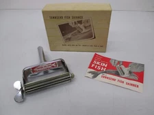 Vtg Townsend Fish Skinner Skinning Hand Tool W/ Box & Instruction Sheet