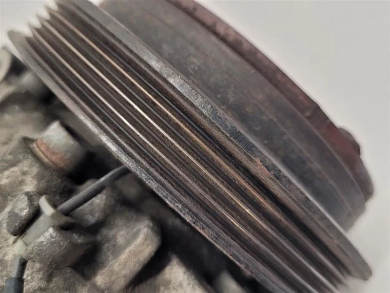 2001 02 03 2004 NISSAN PATHFINDER AC Compressor 926004W000 01-04 Foto 3 de 4