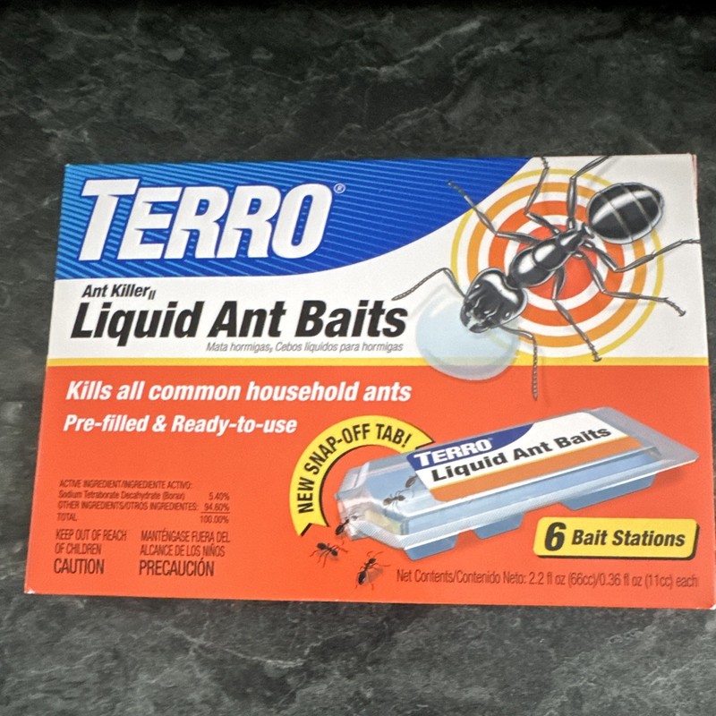 TERRO T300 Liquid Ant Bait Stations Pre-Filled Ready-to-Use, 6 Pack