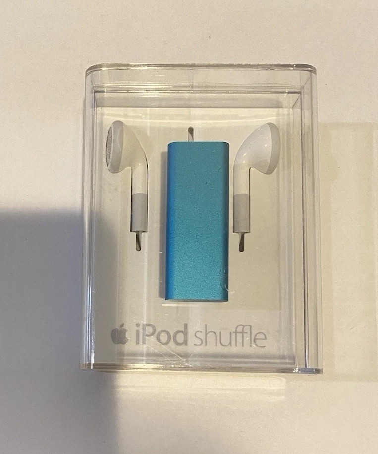 Apple iPod shuffle ブルー　本体　新品 Brand New Apple iPod shuffle 3rd Generation Blue (2 GB) Sealed