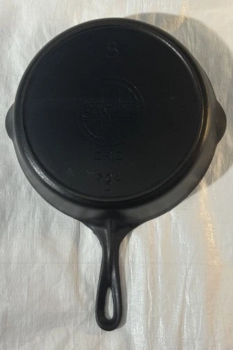 GRISWOLD #8 Cast Iron Skillet Slant Logo ERIE 704 E Heat Ring Seasoned