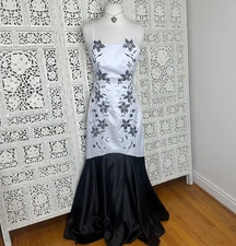 Vtg Morgan & Co Black & White Y2K Beaded Floral Embroidered Formal Prom Dress
