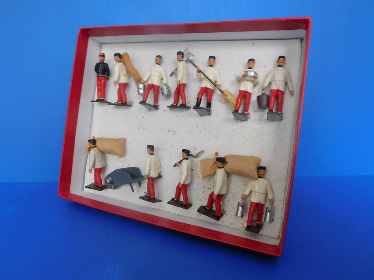 Serie De 12 Soldats de la Garde en bois, art populaire du Er