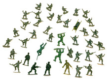 Lot Plastic Play Army Soldier Figures SHIPS FREE.