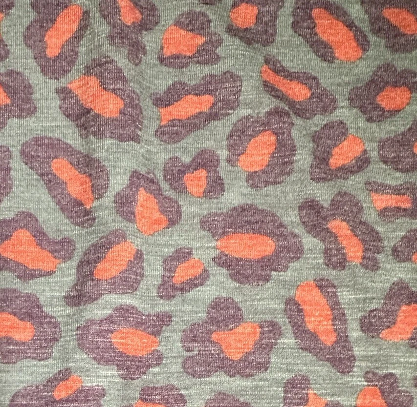 全新带标签 JUNIORS DELIAS 长袖衬衫,尺寸小号豹子动物印花 — 第 3/4 张图片