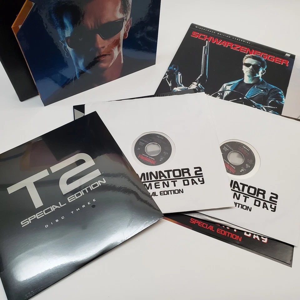 2x Terminator 2 LaserDiscs – Widescreen Edition + T2 Special Edition Box Set - Image 3 of 4