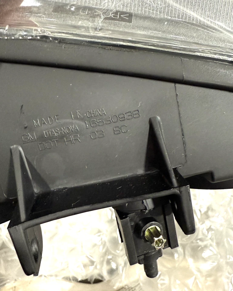 Chevrolet GM SILVERADO, etc. Faro 03-07 pasajero derecho 10396912 (OEM) *NUEVO* Foto 4 de 4