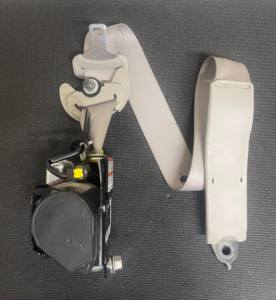 2007 2008 2009 Acura RDX Front LEFT DRIVER Side Seat Belt LIGHT GRAY OEM - Image 4 of 4