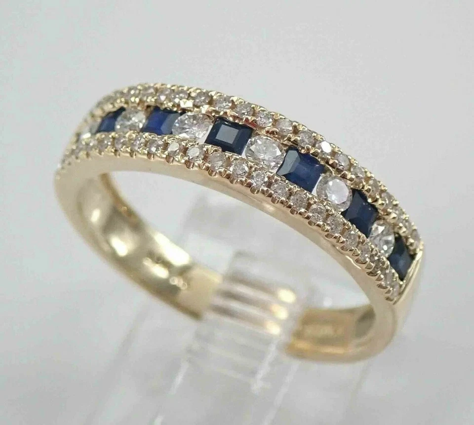 Anillo de boda de diamantes con zafiro simulado princesa de 2 quilates enchapado en oro amarillo de 14 quilates Foto 2 de 4