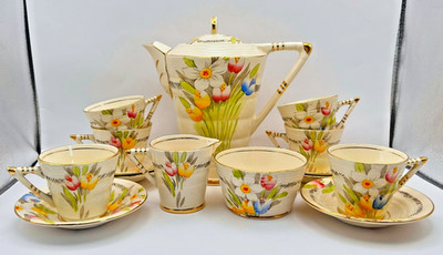 Thomas Förster Phoenix Geschirr Art Deco Kaffeeservice im Bouquet Design, um 1930