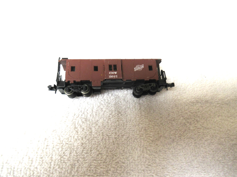 N SCALE NORTHWESTERN CNW 11052 ATLAS CABOOSE CAR