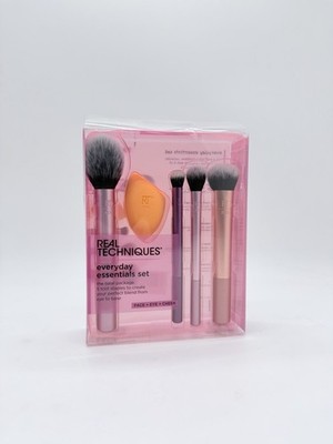 Real Techniques Everday Essentials Set 4 Pinsel + Schwamm
