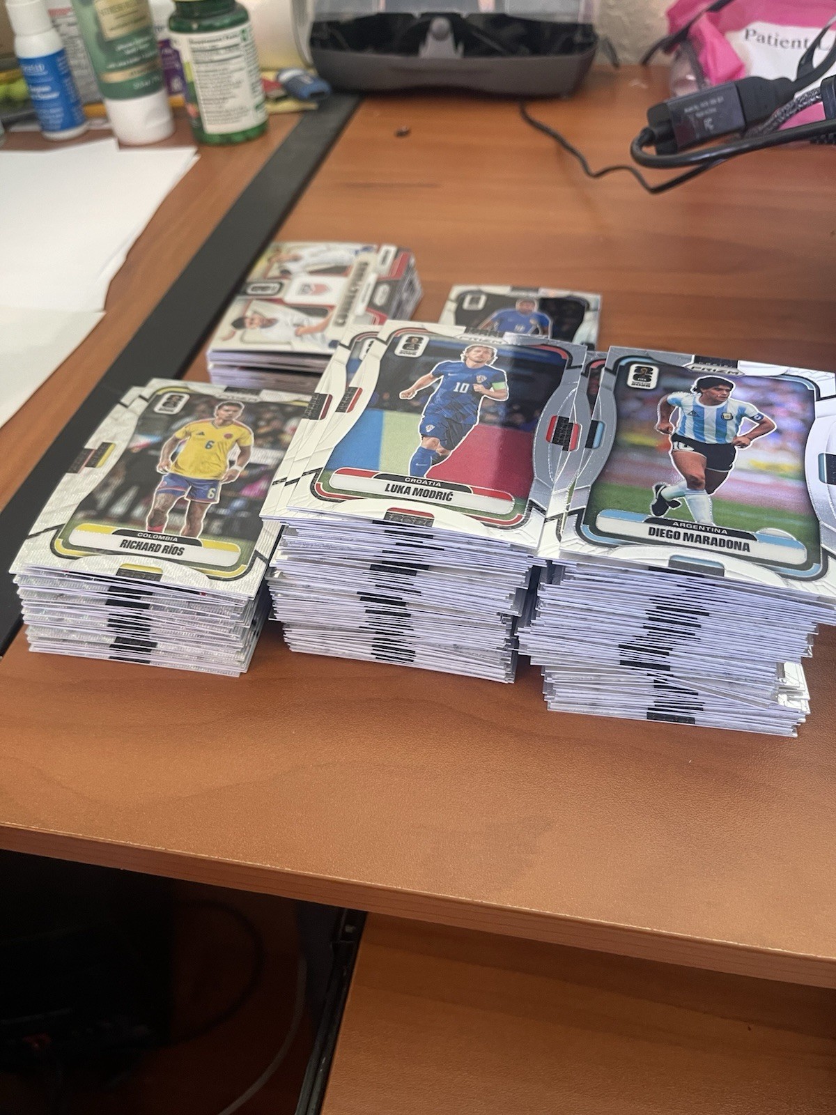 2026 Panini Prizm FIFA World Cup Card Lot Rookies, Wave, Silver, base, Insert view 1
