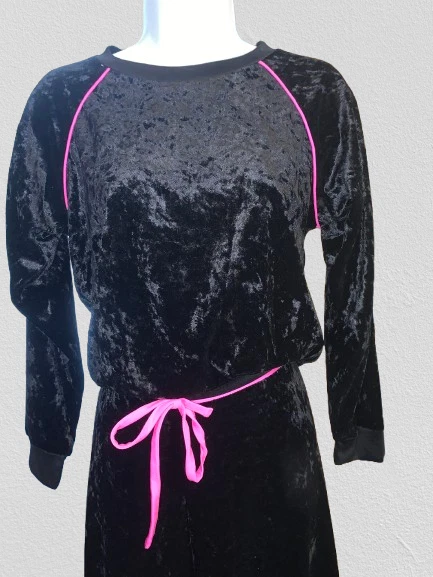 复古/Y2K Victoria's Secret 丝绒黑色/热粉色运动服套装 - XS 码 — 第 3/4 张图片