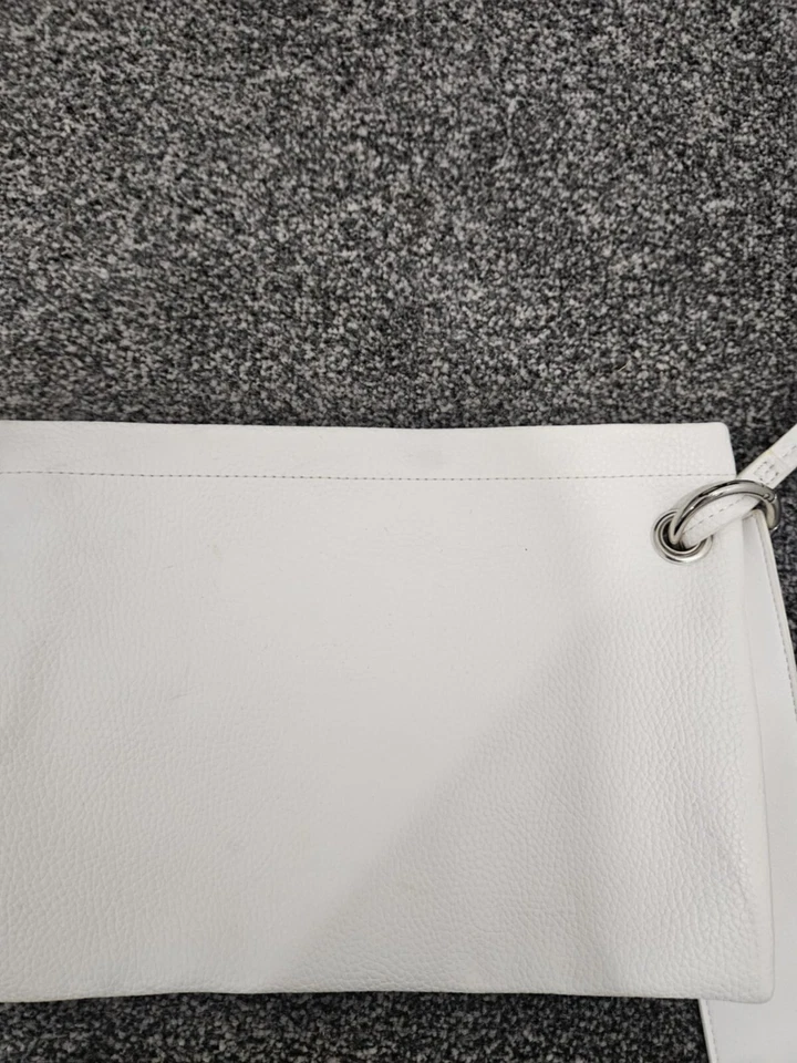 Calvin Klein Jeans Women's Clutch - Pristine Condition - Image 2 of 4