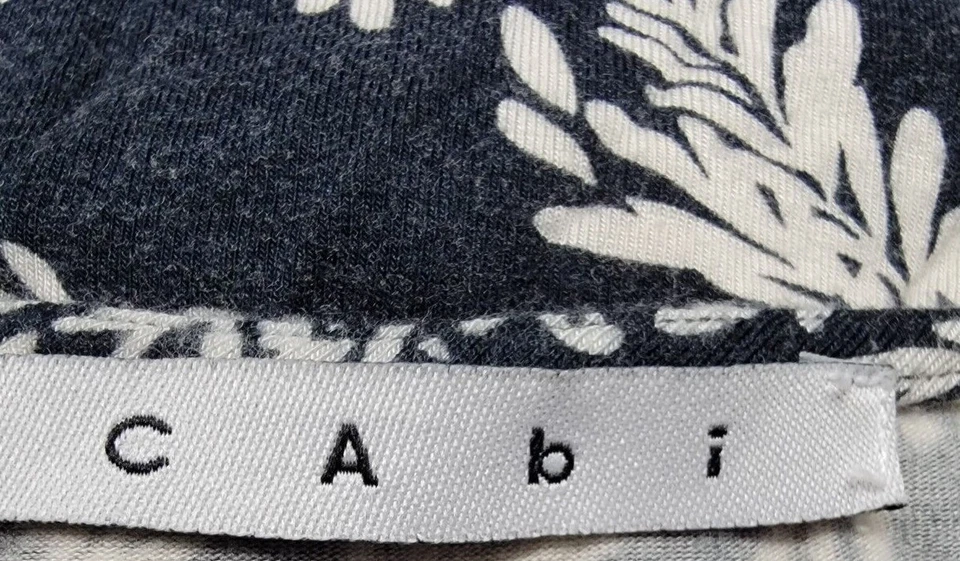 Vestido para mujer Cabi talla M mediano negro blanco floral envolvente Foto 2 de 4