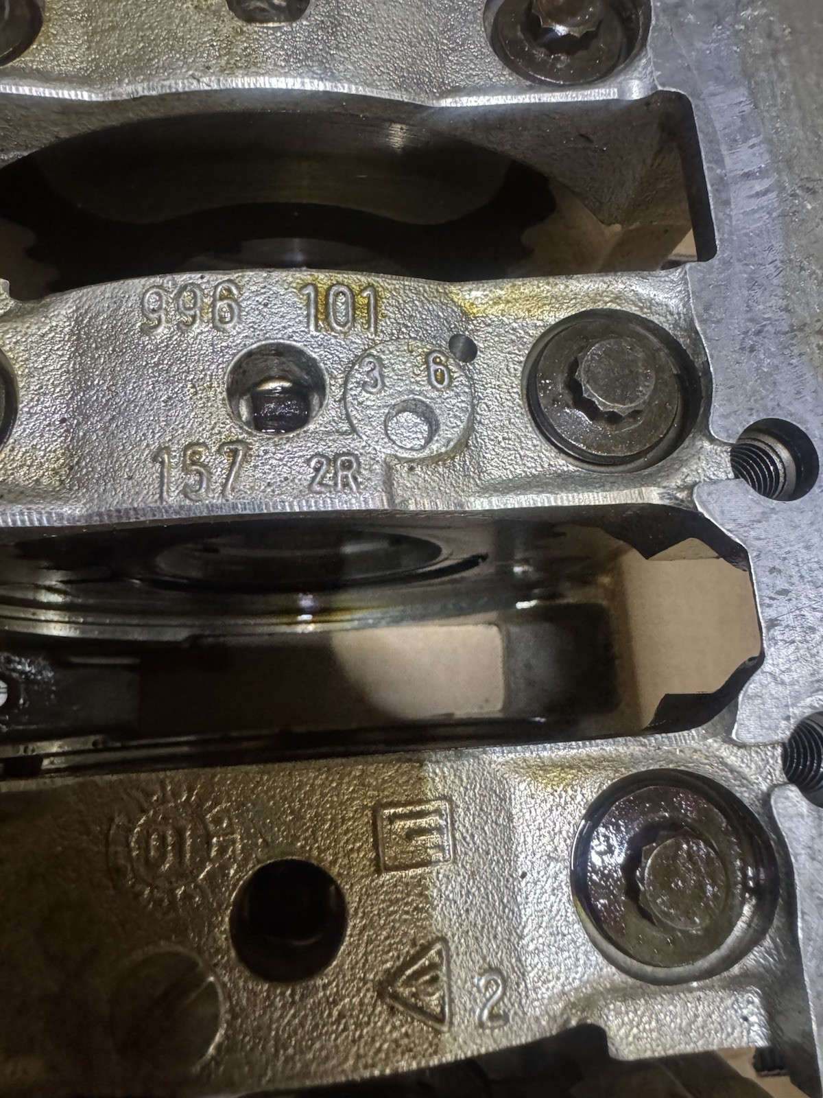 1997-2004 Porsche Boxster 986 996 911 M96 Crankshaft Carrier 99610101264